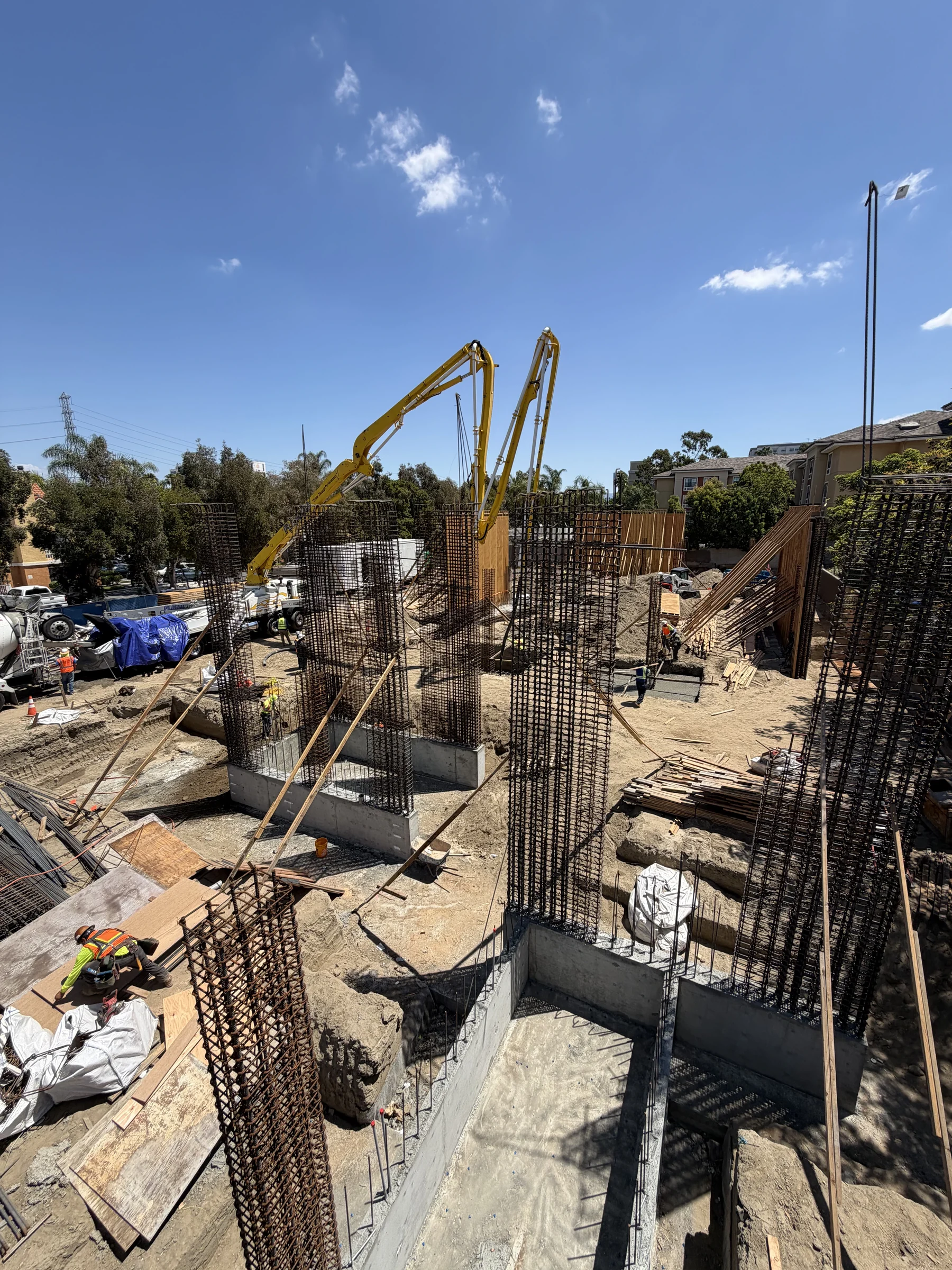 Commercial podium deck column rebar and structural concrete work in Los Angeles